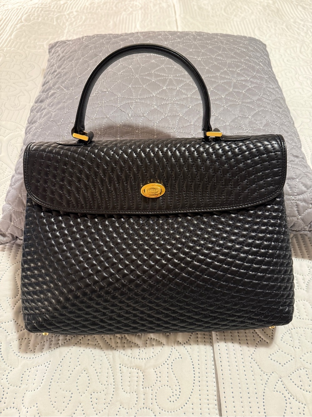 BALLY Women’s Vintage Quilted Black Leather Top Handle Purse Gold Turnlock NEW - Picture 2 of 16